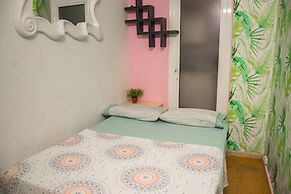 Go Bcn Hostal Ideal Badal - Hostel