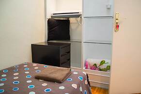 Go Bcn Hostal Ideal Badal - Hostel