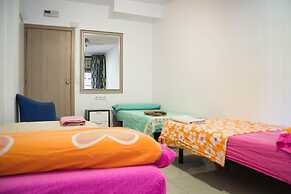 Go Bcn Hostal Ideal Badal - Hostel