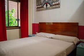 Go Bcn Hostal Ideal Badal - Hostel