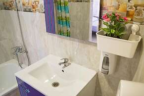 Go Bcn Hostal Ideal Badal - Hostel