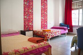 Go Bcn Hostal Ideal Badal - Hostel