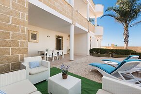 Villa La Strea by Barbarhouse