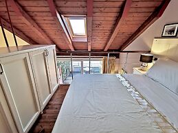 Luxury Cottage by Design Studio
