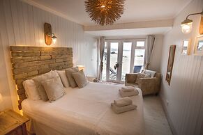 Lusty Glaze Beach Accommodation