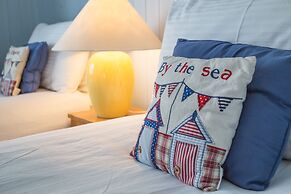 Lusty Glaze Beach Accommodation