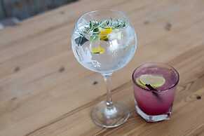 Lusty Glaze Beach Accommodation