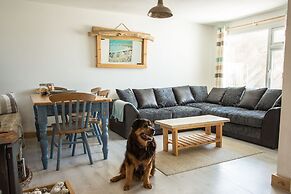 Lusty Glaze Beach Accommodation