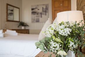 Lusty Glaze Beach Accommodation