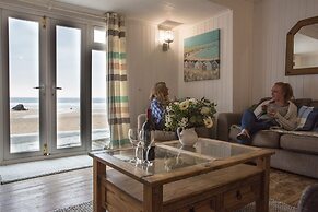 Lusty Glaze Beach Accommodation