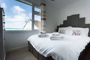 Lusty Glaze Beach Accommodation