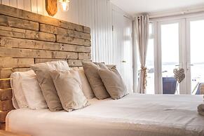 Lusty Glaze Beach Accommodation