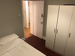 Rooms at 5 Hammersmith Road - Hostel