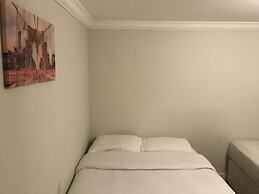 Rooms at 5 Hammersmith Road - Hostel