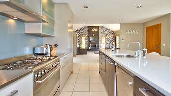 Sun Spa Ski on Hensman