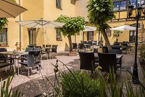 Zur Altstadt - Am Fuße der Osterburg - Gaststätte, Pension, FEWO