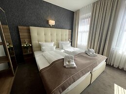 Zur Altstadt - Am Fuße der Osterburg - Gaststätte, Pension, FEWO