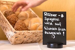 Zur Altstadt - Am Fuße der Osterburg - Gaststätte, Pension, FEWO