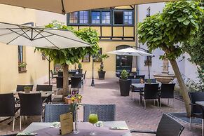 Zur Altstadt - Am Fuße der Osterburg - Gaststätte, Pension, FEWO