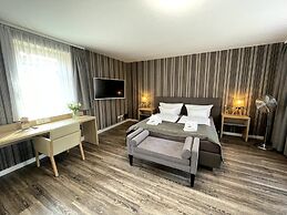 Zur Altstadt - Am Fuße der Osterburg - Gaststätte, Pension, FEWO
