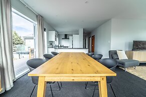 Uptown City Loft