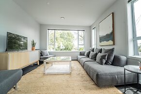 Uptown City Loft