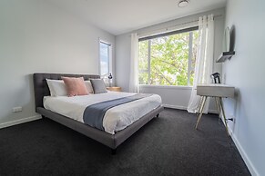 Uptown City Loft