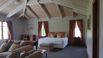 Grasmere High Country Bed & Breakfast Lodge