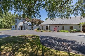 Bond Estate Luxury Accommodation