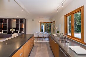 Bond Estate Luxury Accommodation