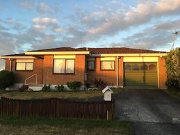 Sunny Holiday Home Near the Beach