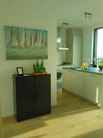 Fully Equipped Sunny Apartment