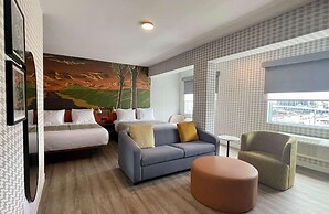 Quality Inn & Suites Thunder Bay Downtown