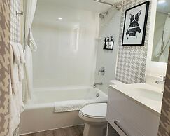 Quality Inn & Suites Thunder Bay Downtown