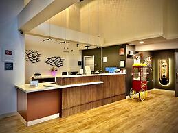 Quality Inn & Suites Thunder Bay Downtown