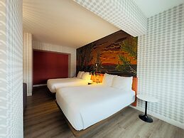 Quality Inn & Suites Thunder Bay Downtown