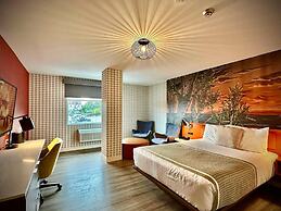 Quality Inn & Suites Thunder Bay Downtown