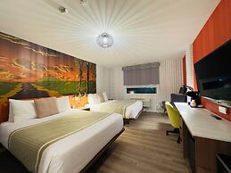 Quality Inn & Suites Thunder Bay Downtown