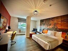 Quality Inn & Suites Thunder Bay Downtown
