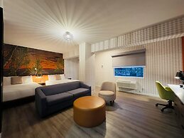 Quality Inn & Suites Thunder Bay Downtown