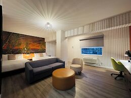 Quality Inn & Suites Thunder Bay Downtown