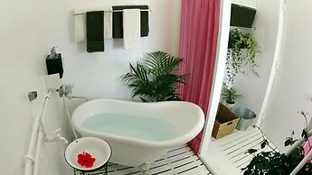 Okinawan. Sweet Home.T-8