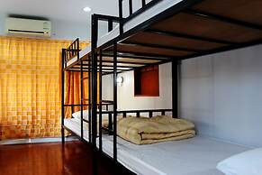 Home Base Hostel - Adults Only