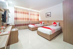 Maumu Hotel & Lounge