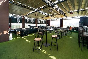 Maumu Hotel & Lounge