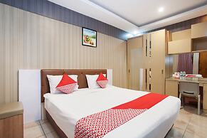 OYO 164 Ang's Residence