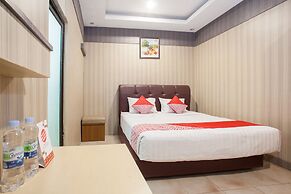 OYO 164 Ang's Residence