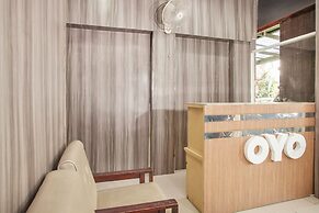 OYO 164 Ang's Residence