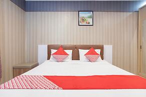 OYO 164 Ang's Residence