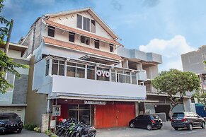 OYO 164 Ang's Residence